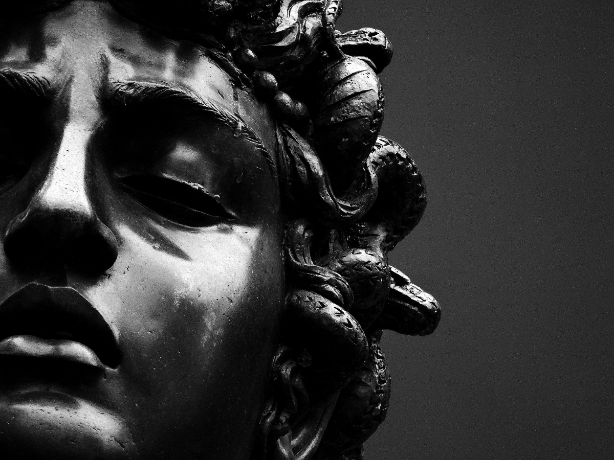 Open your eyes with Medusa …